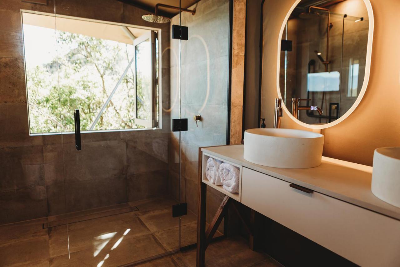 Drift Off Grid Luxury Eco Glamping Hotel Tarakohe Exterior photo